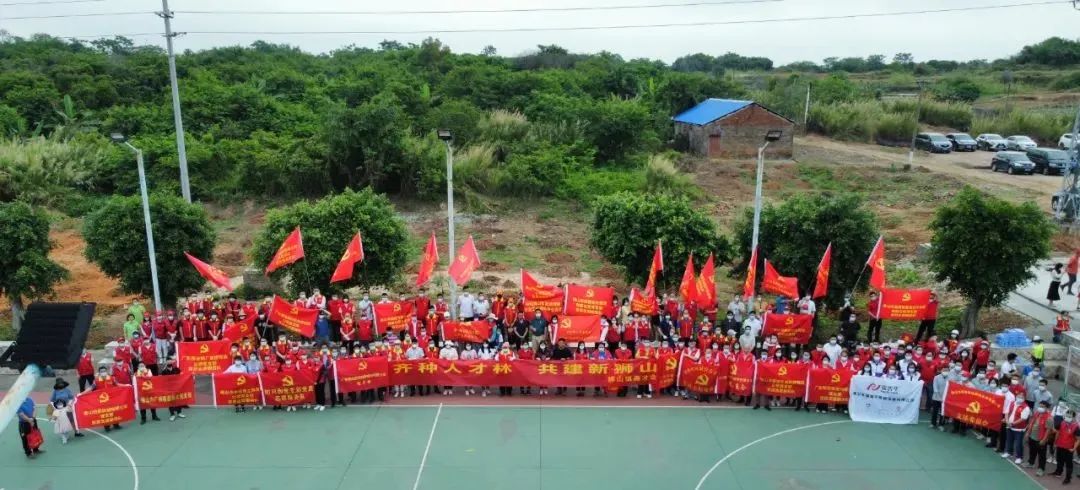 植树添绿 | 尊龙官方网站首页集团党支部加入义务植树运动，，，，，，做生态文明实践者